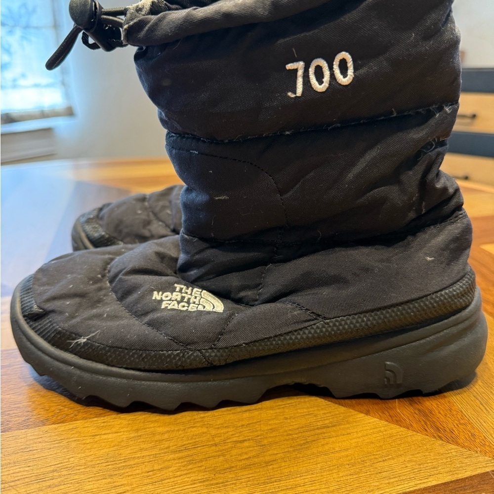 The North Face Black Quilted 700 Goose Down Insulated Winter Boots Preowned